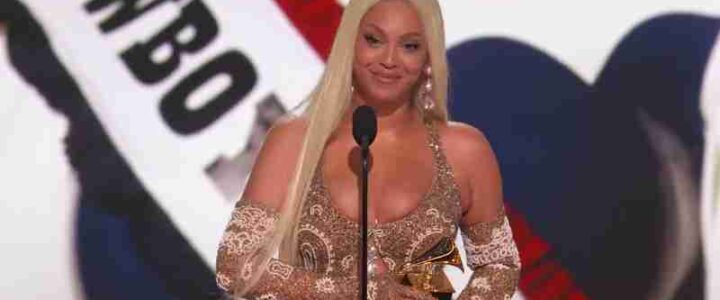 Beyoncé onthult geboortetijd en Ram rijzend teken in Cowboy Carter Kunstboek